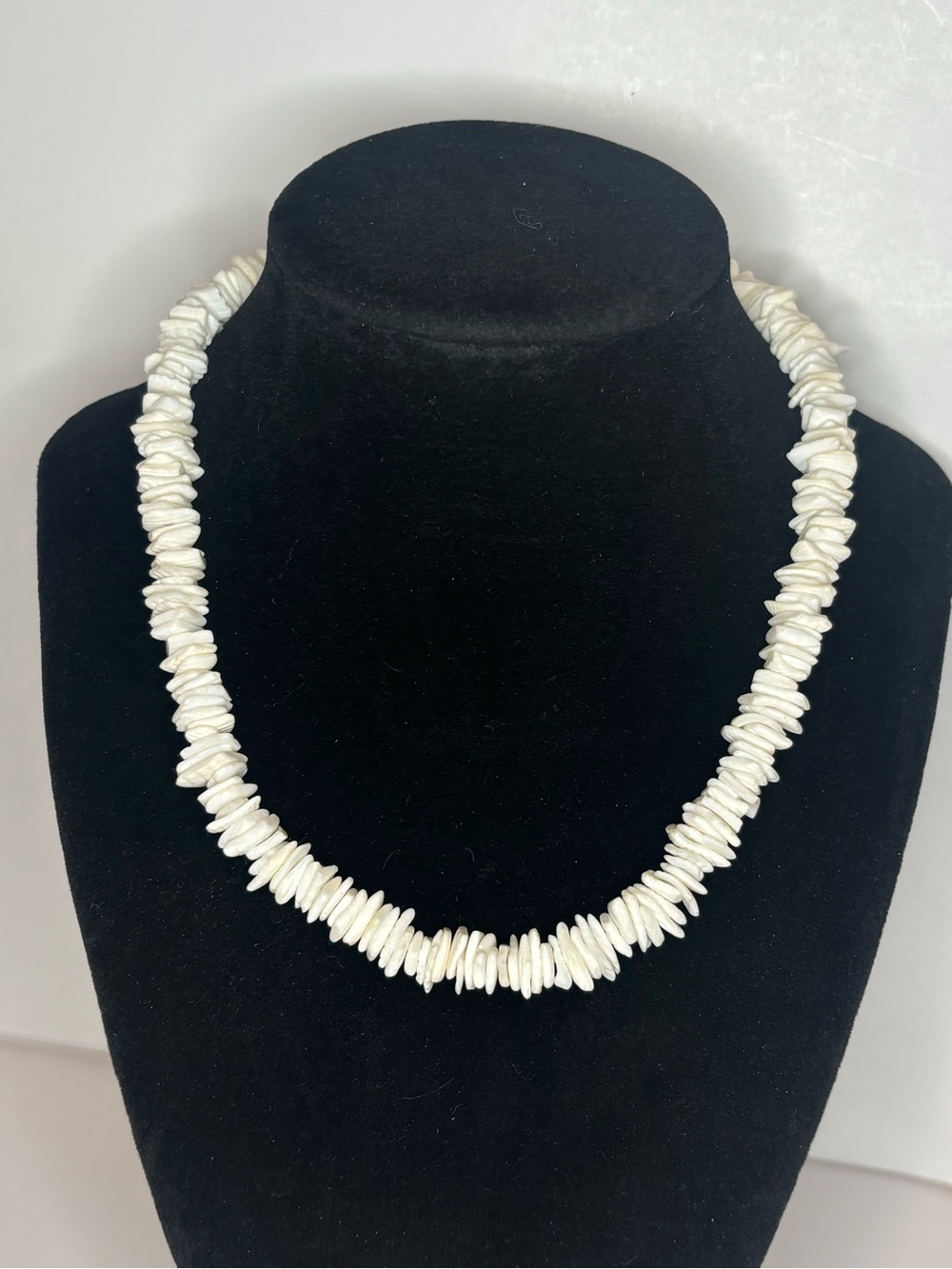 Vintage White Shell Disc Bead Necklace 17”‎ Boho Coastal Beach Jewelry